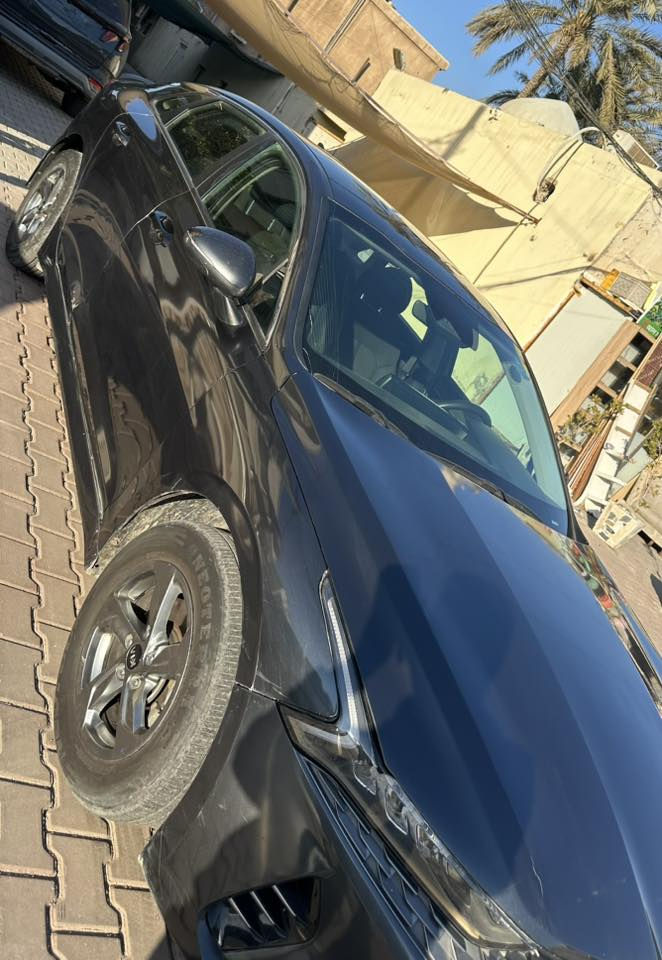 كيـا K5 موديل 2021 امريكي
وراجع سستم فقط
رقم اربيل بأسمي تحويل ثاني يوم 
 

السياره حادثهة امريكا خشم البنيد وهنا صار بيها باب وجاملغ عكس السائق مبدلات  وباب السائق بارد يرادلة تصليح بسيط
شواصي ولغد مكفول    
ماشية 140.000 Km 

المواصفات نص فول 

1- لدات امامية نهاري 

2- شاشة حجم كبير 

3- رادار امامي وخلفي بريك طوارئ

4- هاندبريك بصمة

6- لايتات زينون 4 عدسات + لد امامي

8- تبريد شاشة منفصل 

10- سياقة الكترونية + تحديد مسار 

16-اوتو هولد للتوقف الالكتروني بل ازدحام

17-  ثيمات وخلفيات للشاشة تتغير 3 الوان 

18- الماسحات نظام الاوتو (اثناء المطر تمسح لوحدها)

19- محرك 1600 turbo تعجيل رهيب وبدون دوانز 

20- اناره ترحيب 

21- بصمه تشغيل + بصمه ابواب 

22-صندوق بصمه ذكي يفتح عند الاقتراب 

بيها نواقص لايت اماي عكس السائق وكفر مراية 
السعر 13.600$ بيها مجال بسيط 
للتواصل ***********
