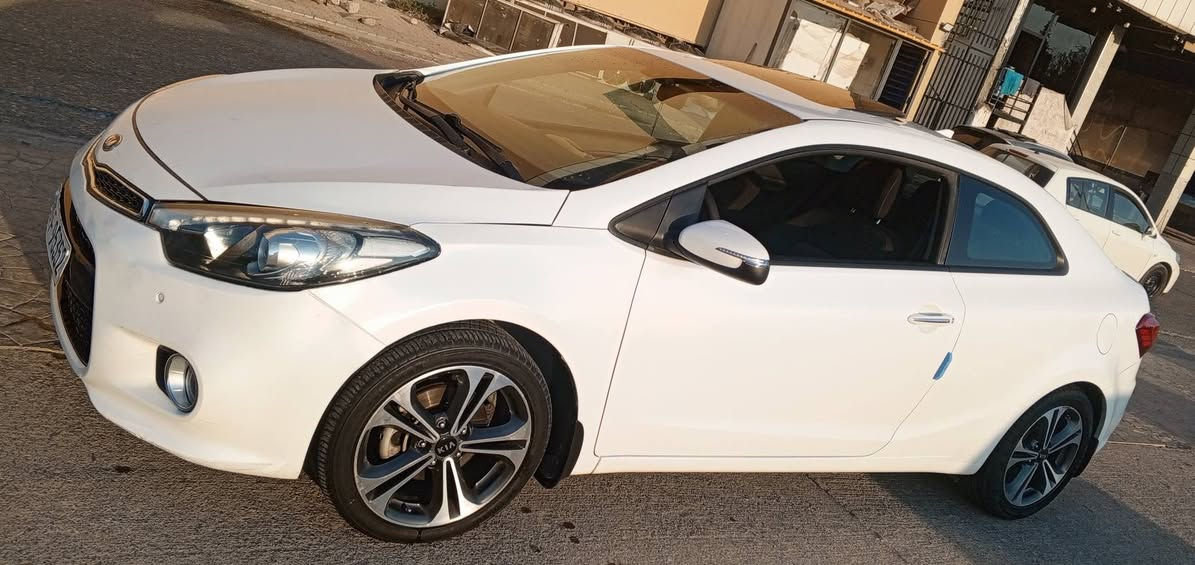 كيا سيراتو خليجي موديل 2015 مواصفات فول بصمة.. بيها قطعة صبغ بخ فقط بدون داخل.. كير ومحرك بشرط.. هزة ورقم وسنوية كلو جديد..
مكان السيارة اربيل
السعر 92 وبيها مجال قليل
***********
