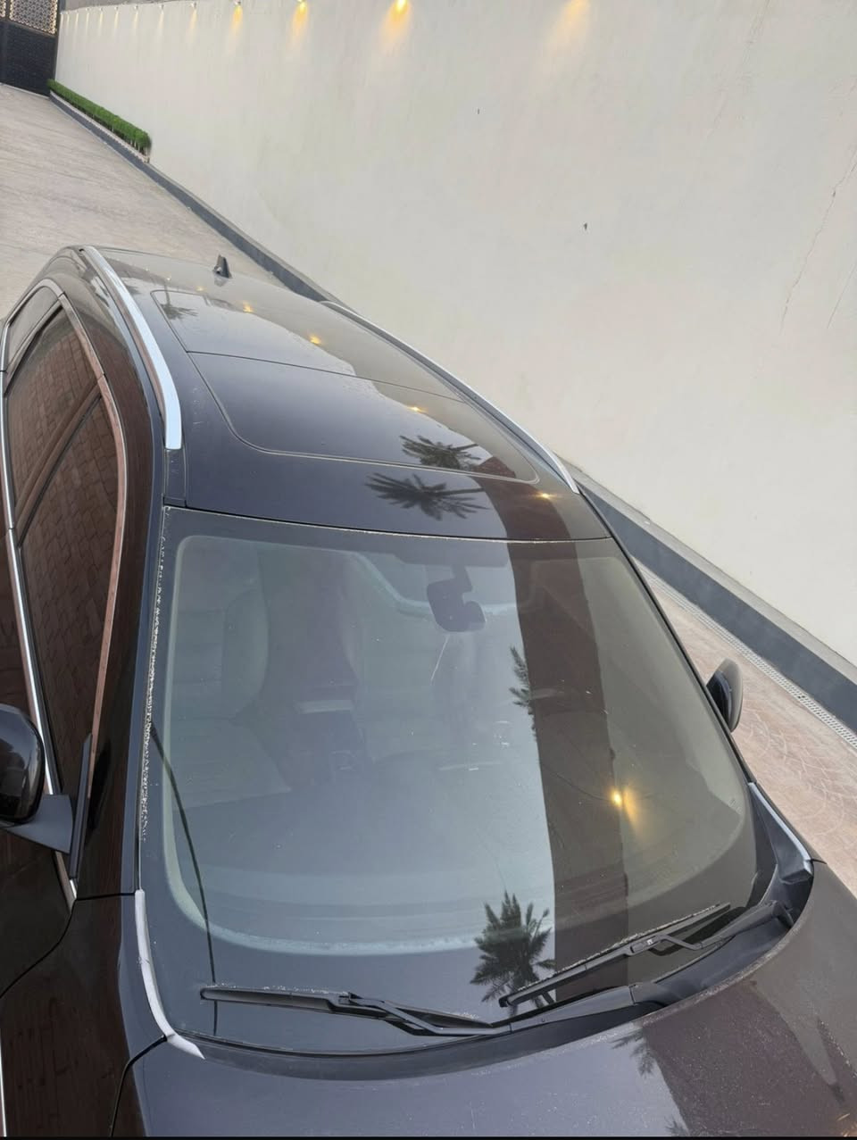 السلام عليكم
للبيع رينو كوليوس 2022 رقم بغداد فول مواصفات مطلوبه للمصرف استقطاع الكتروني اسوي وكاله عامه ب السياره ب 27 اتصير حره 

مواصفات السيارة 

 المحرك 4 سلندر  2.5L نيسان ياباني

 ناقل حركة أوتوماتيك 7 سرعات. نيسان

 دفع رباعي 4WD مع امكانيه اختيار فقط 2WD او تلقائي

 مفتاح التشغيل بصمة مع خاصية التشغيل عن بعد

حساسات 360 درجة مع نظام الركن التلقائي للسياره

كامرا خلفية دوارة

مصابيح امامية LED زينون   

 مصابيح خلفية LED 

 ويل كب 19 نيكل

 اشارة في المرايا الجانبية 

 المرايا قابلة للطي تلقائياً

 رادار جانبي (نقط عمياء)

عدد AIR BAG 8

 هاند بريك كهرباء 

 مكابح ABS 

 شاشه باللغه العربيه تدعم اندرويد اوتو وابل كار بلي

 تحكم كامل بالمقود 

 تتسع المقصورة لـ 5 ركاب

مقاعد جلد تبريد وتدفئه للمقاعد الاماميه

 اضاءة led داخل الأبواب 5 الوان

 لوحة العدادات متغيره 4 أشكال

  تبريد مناخين للسائق و الراكب مع تبريد خلفي

 مقابض ابواب نيكل مع زر بصمه

 نظام مانع الانزلاق 

حاملات اكواب مبرده

 سستم صوت BOSS

صندوق كهرباء

فتحة سقف بانوراما

اريل نفيگيشن

المرأة الوسطيه بخاصية تعتيم ذاتي

السعر195$

المكان بغداد الدوره 

***********
