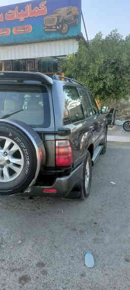 ***********تويوتا لاندكروزر ٩٨ محدث 2007
مصبوغة عام لان لون يجرد وبيها طخه جاملغ خلفي يمين 
لون رصاصي نفطي 
محرك ٦ سلندر سعة 4500 بحالة جيدة 
كير اوتوماتيك 
دبل تانكي 
دبل فيتبام 
اسبير تعليك ، 
ويوجد مكان لاسبير ثاني اسفل الصندوق 
السيارة اعتمادية وقوية جدا  
منظومة  تبريد ممتازة . تبريدها ثلج
السيارة اعتمادية للتعديل والافرود ورحلات البر والتخييم
السيارة باسمي تحويل ثاني يوم مكان السياره الانبار هيت السعر 115 وبي مجال
