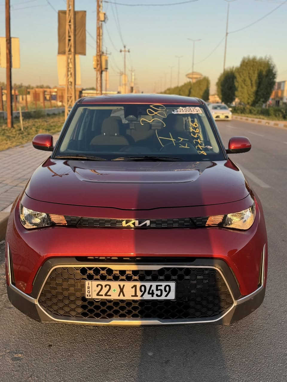 كيا صول موديل 2023 للبيع 
فوووول مواصفات
شاشة كبيرة 
حساسات امامي خلفي 
كاميرا خلفية 
وضعيات قيادة رياضي 
مثبت سرعة 
قيادة ذاتية 
وبعد مواصفات 
لون مميز مشمشي 
على وضع الشركة فوووول نظافة 
حادثها دعامية وراجعة نفسها فقط يعني مكفوووول من التبديل 
رقم أربيل 

ماشية 3 ألف ميل فقط يعني زيرو 
للتواصل الاتصال ***********
او على الخاص
