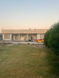 بيوت للبيع مساحت الدونم 2250  عدد 2  يحتوي علا 6 بيوت المساحه 180 بنيا...