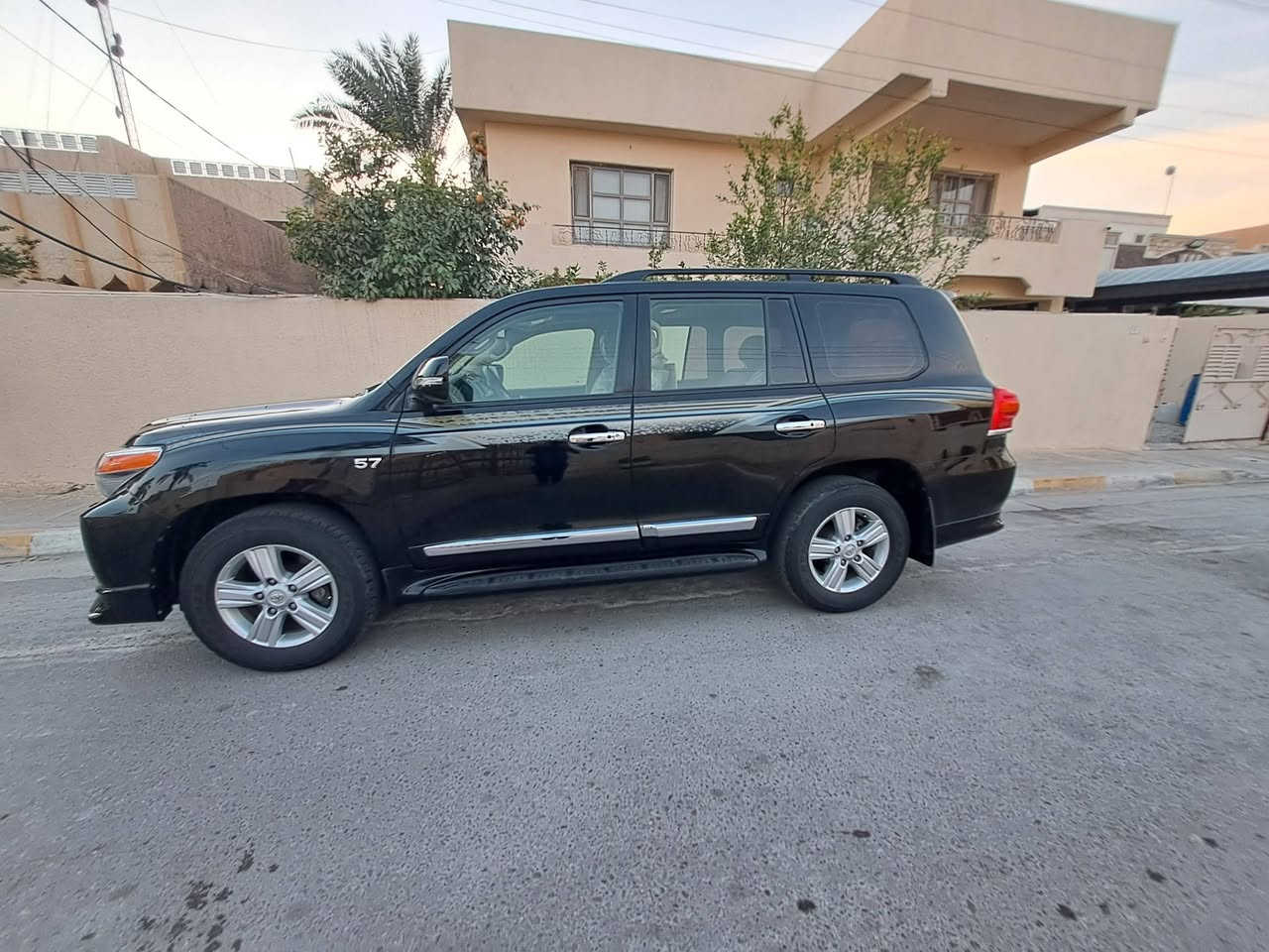 موديل ٢٠١٣ فول 5700كير محرك كفاله شرط  ماشيه ١٣٥ حقيقي سياره على ايد وحده  بيه شبر بل جاملغ كدام طخة باب كراج شبر شرط فحص وشرط تحويل ثاني يوم  ***********  
سعر ٣٨
