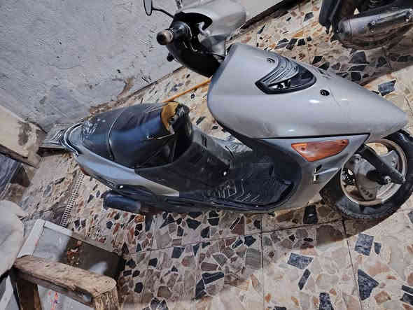 لبيع دراجة ساكوكي الياباني كلشي مابية تخبل سعرها ٢٥٠الف شراي يخابر خادم ***********
