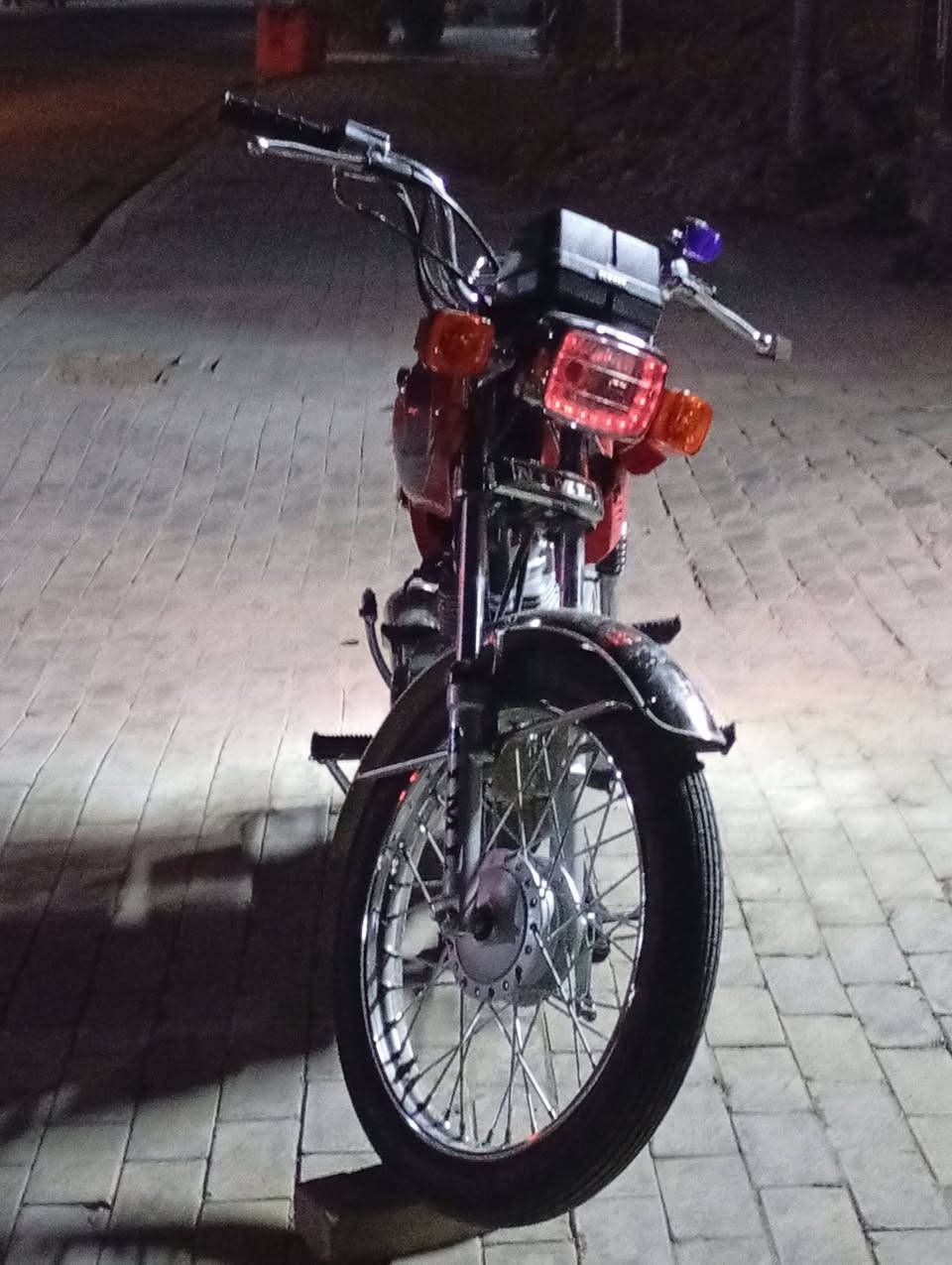 سلام عليكم 
مرخصة مدير الكروب 
دراجة نامة سكنر موديل 2026
طالعة2025/11/16
دراجة جديدة مكفولة 
مكان الدراجة كربلاء المقدسة
السعر خاص غير متواجد على خاص ***********
