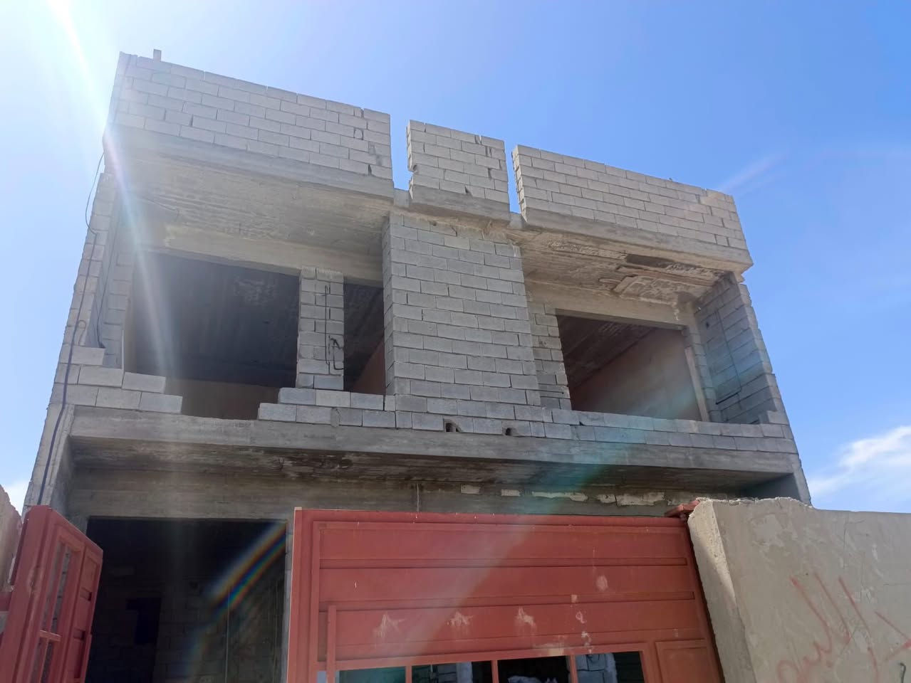 بيت للبيع مساحه 200متر
زراعي تحويل مباشر 
الموقع حي الازدهار 
لاستفسار اتصل على رقم ***********
البيت بسعر مناسب
