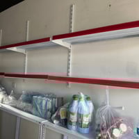 الرفوف والميوزة للبيع بسعر مناسب للاستفسار الاتصال على الرقم ٠٧٧٣٠٩٩٨٣...