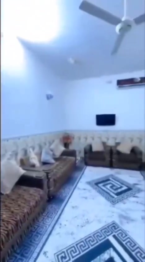 بيت للبيع طابقين طابو صرف  المساحة 200م/يتكون من 6 غرف كبار وصالتين ومناور 2 وإستقبال ومطبخ وصحيات 3 وگراج كبير  وايضاً فضله امام  البيت الناصرية الاسكان الصناعي على شارع عام الحولي آل بو فياض  الاتصال مع صاحب البيت واتساب ***********   موقع #تجاري
