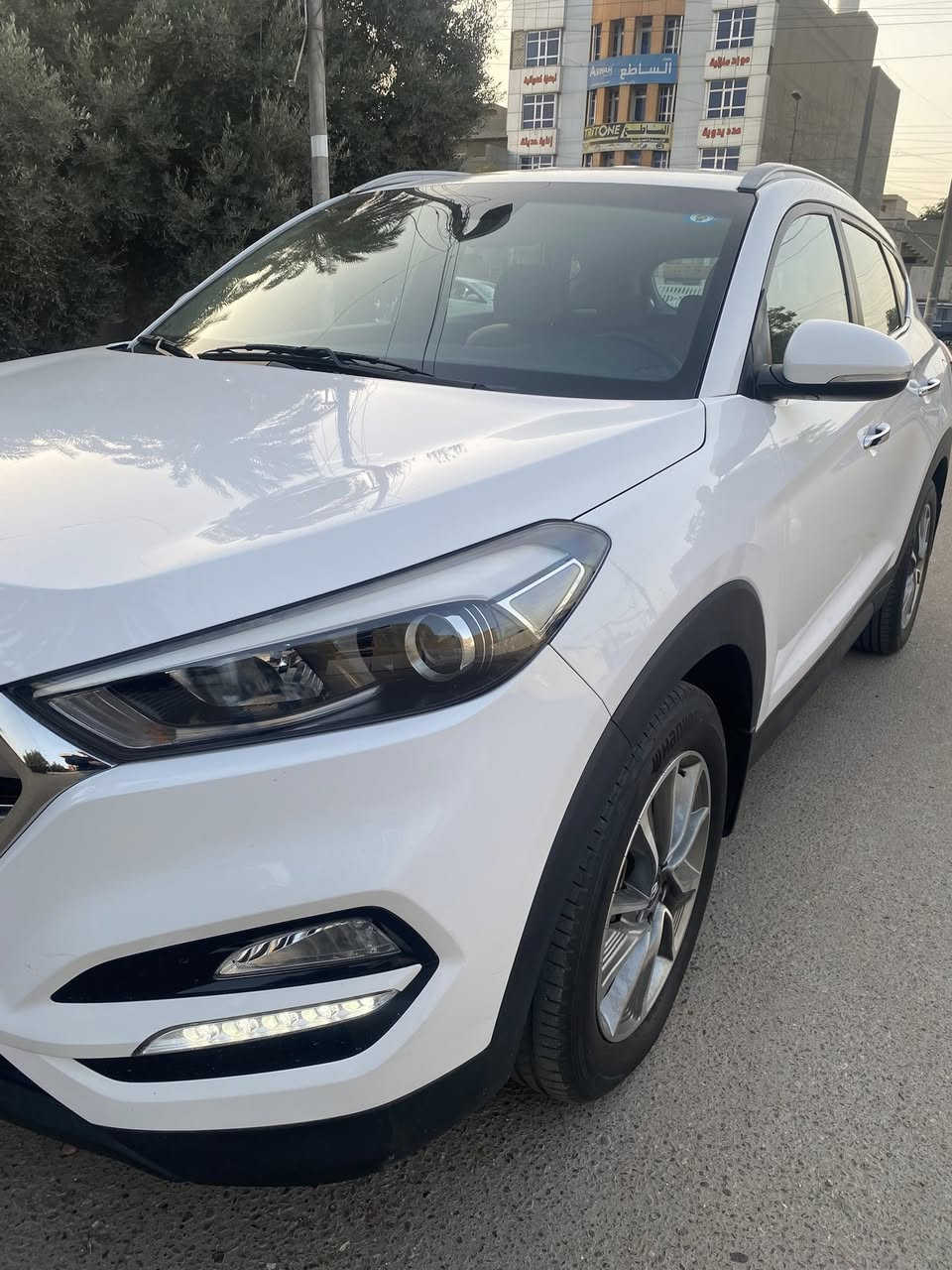 توسان 2018 خليجي كوري اصلي للبيع
السيارة جديدة مكفولة كفالة عامة ماعدا شخط اباب الصدر ومكحل ورصعة بالجاملغ الخلفي جهة السايق والباقي كلة مكفول من الصبغ والفتح والتبديل والبارد والحالوب وكير ومكينة كفالة عامة
السيارة رقم بغداد الجديد باسمي وهزة وسنوية جديدة ثاني يوم تحويل
محرك 2000 دوش وتشغيل سويج سايد بريك بالرجل وشاشة وكاميرا ولد امامي ولايت زينون عالي وناصي وبلوجكتر وفول تحكم ستيرن وباقي المواصفات المعروفة
السيارة جديدة داخل وخارج وصدر وباتري وتخم تاير هانكوك شادلها جديد الاصلي دينار متصرف عليها

مكان السيارة بغداد شارع فلسطين

السعر  18500$ يعني 185 ورقة وبيها مجال

رقم تليفون *********** وبي واتساب
