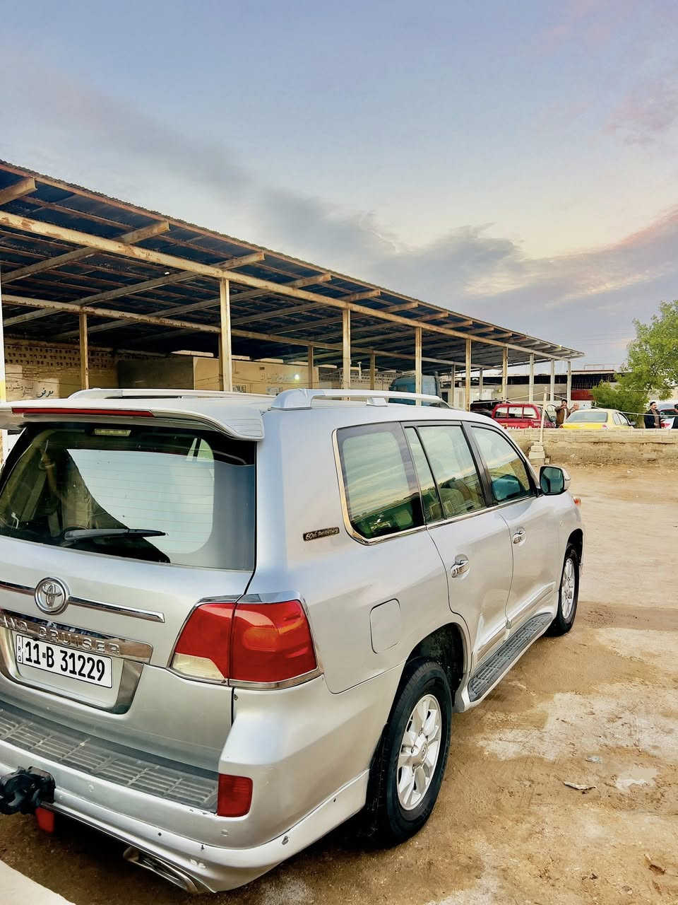 سلام عليكم للبيع لاندكروز بريم موديل 2010 كفاله عامه رقم بغداد بسمي سنويه ل٣٠ كير محرك حداديه كفاله كلها سياره جديده ماشيه. ٢٠٠ عنوان السماوه الرميثه السعر ٢٩٠ مراوس ترهم 
***********
