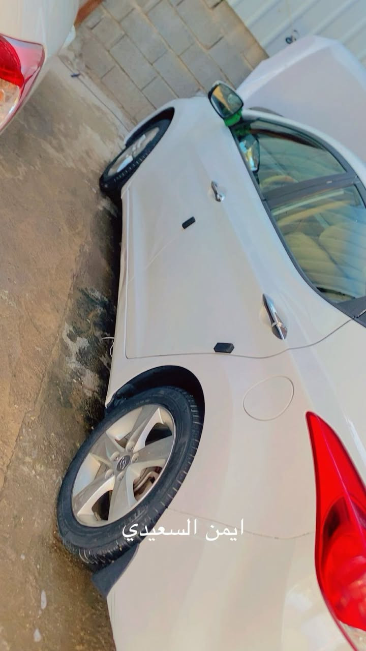 سلام عليكم انتره للبيع او مراوس مويل  ٢٠١٤  جاهزه للخير كير محرك  ١٨٠٠ خير من الله رقمه مكان كربلاء عطيشي سعر١٢٥ وبيع مجال ***********
