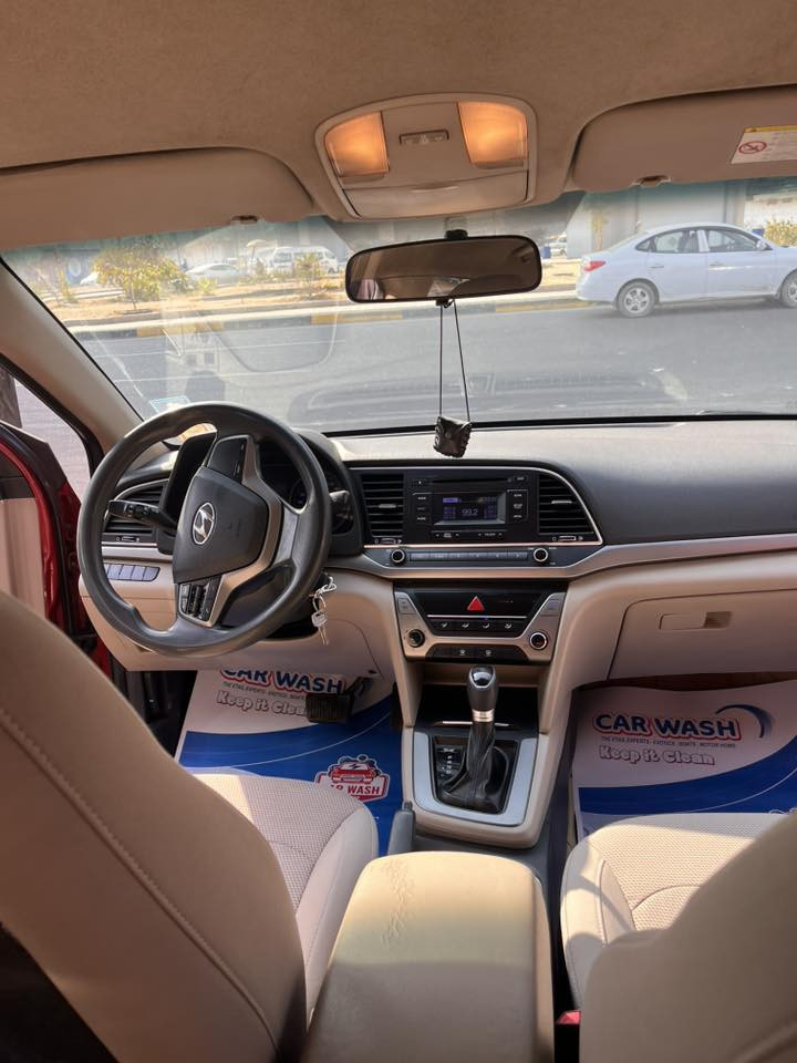 نترا ٢٠١٦ الشكل الحديث
رقم بغداد السيارة خليجيه 
الكير والمحرك على البلاد 
تايرات صدر ممتازة 
بيها بعض الأضرار البسيطة ومصلحه على البارد 
السعر ١٢٠ ورقه وبيها مجال بسيط 
المكان بغداد التواصل ***********3
