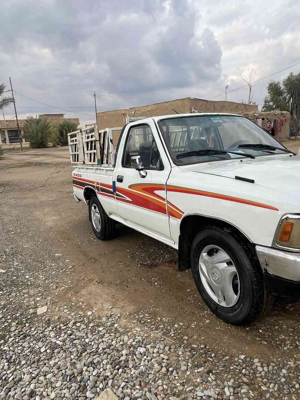 سلام وعليكم للبيع بيكم 1992 عميه بس تدفئه كير شرط محرك بيه تنقيص رقم كركوك الماني سنويه منتهيه دفتر بانزين بيها تايرات نص عمر كهربائيات كلها شغاله بيها باب السكن بيه معجون والباقي خاليه من المعجون سياره حلوه وجاعده السعر 46 بيها مجال ملاحضه الجنج مو وياها المكان قضاء الحويجه للاتصال ***********
