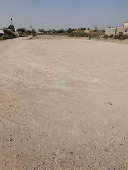 السلام عليكم قطعه لبيع مساحته ٣٠٠متر ركن مدفونه ومحدوله شارع تبليط ماء كهرباء بل بعضم وره سجه قريبه عله شارع العام سعر ١٨ وبيه مجال ***********
