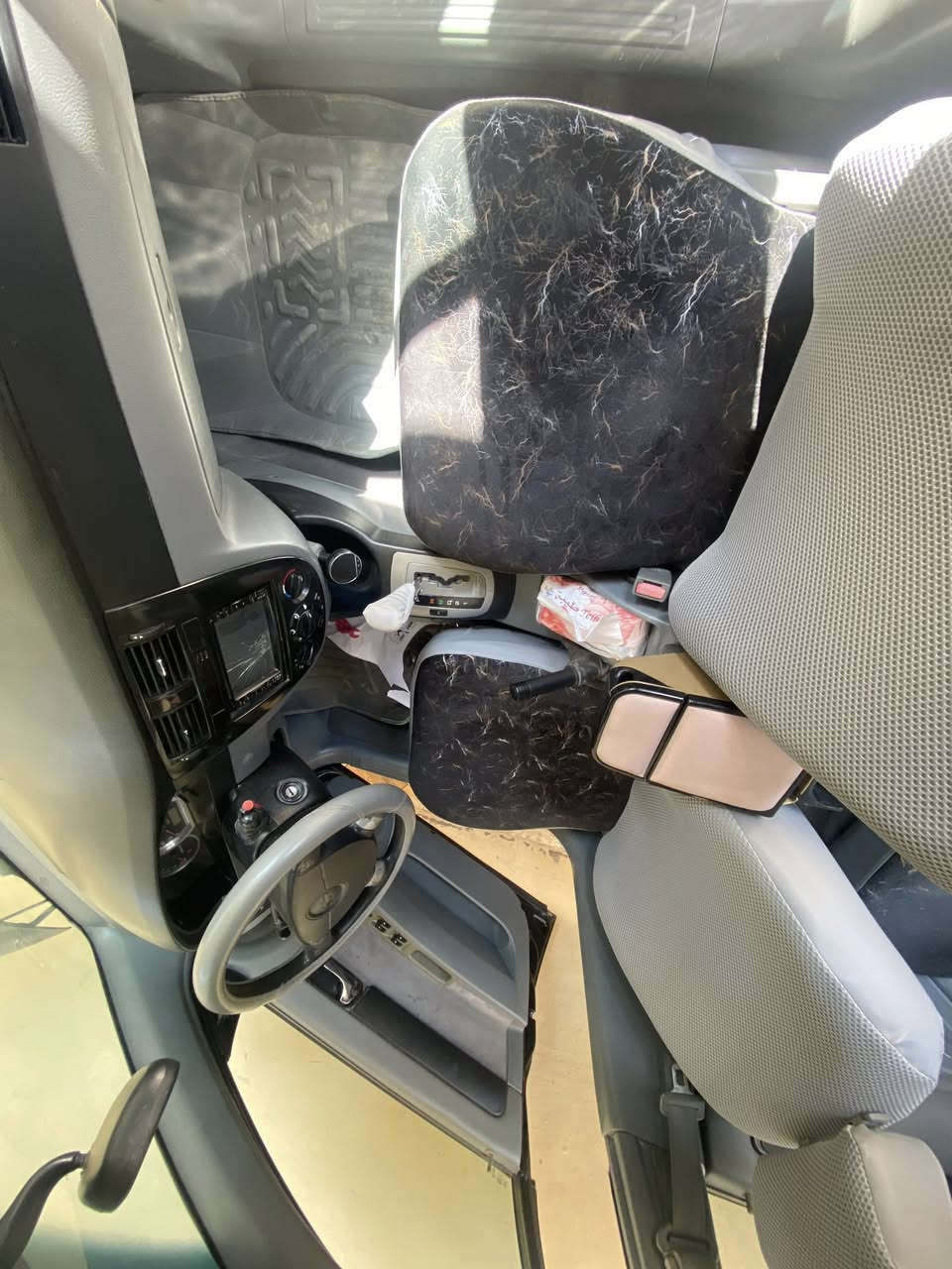 السلام عليكم اوبترا 2008 رقم انكليزي مثنئ
بيه  صبغ حزام
1_تخم تاير جديد
2_حداديه جديده
3_دوشمه جديده
4_تجفيت محرك درجه اولالئ 
مكينه 1600مسكر 
السياره عليه ادامه كامله

الرقم(***********)
