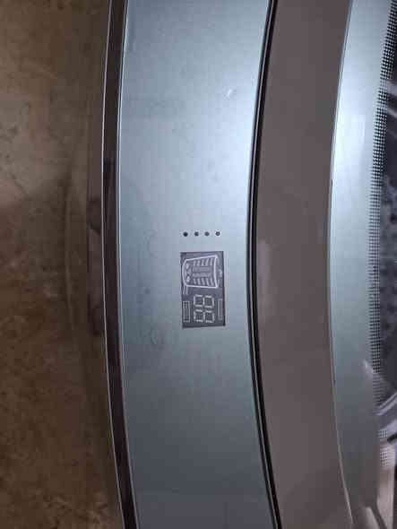 النجف الاشرف(  غساله ال جي نوع جديد  ١٨ كيلو ( جديدة غير مستعمله )  سبب البيع )   ازرار اللمس صعب تنشاف الا  ( نظر جيد )  صعوبة انكليزي ولمس )  صار ٤ ايام من اشترينها  ( سعر الشراء ٤٨٠ الف ) بيه وصل وضمان خمس سنوات .. قيمه وادفع )))  انت قيم وادفع .... جديده غير مستعملة  مره واحده للتجربة فقط .الاتصال بالرقم ***********. ... وصل الشراء موجود وتستلمه  ( فقط ٤ ايام صار من اشتريت ) الغساله بيه ضمان
