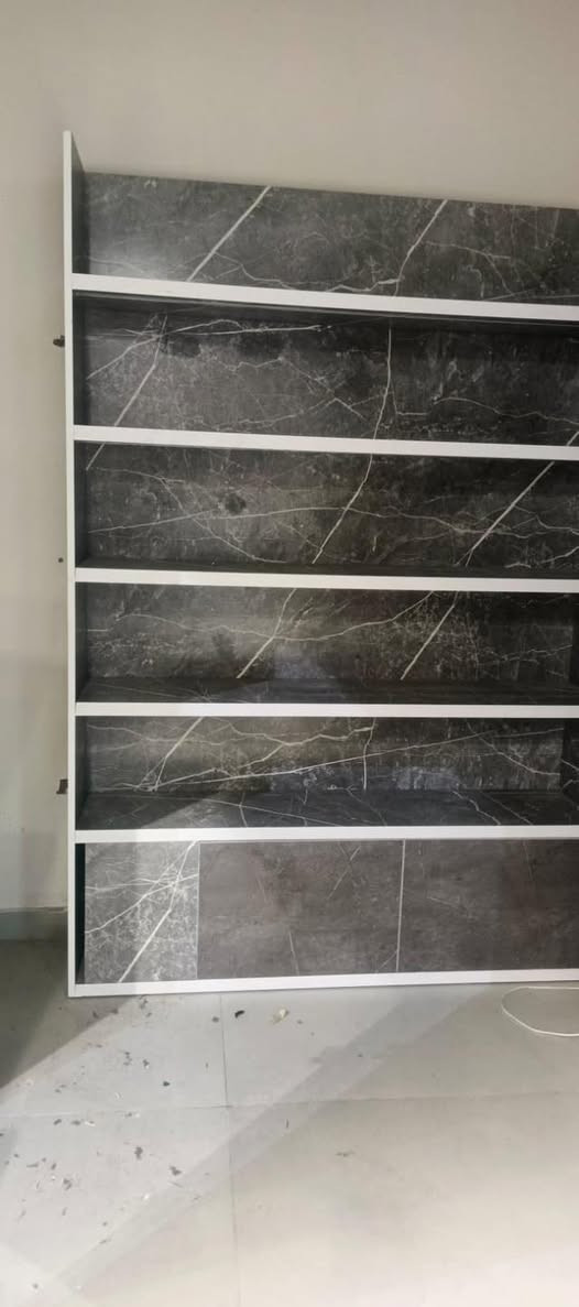 سلام عليكم غراض لبيع مال محلات العطور و سواق ربع قطع كبار ***********
