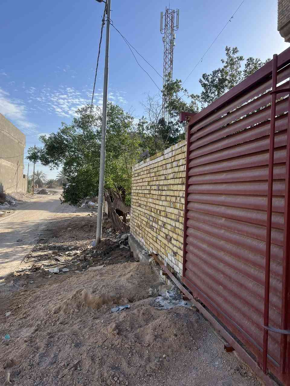 دار للبيع المساحه 200م  طابو صرف قريب على الشارع العام. مكانه الورديه حي الغدير  اكثر استفسار الاتصال على الرقم 
***********
