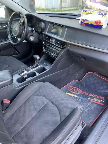 📣 للبيع كيا أوبتيما 2018 / فئة FE
السيارة ناعمة ونظيفة، استخدام شخصي.

🔧 المواصفات
 • محرك 4 سلندر اقتصادي
 • گير أوتوماتيك 6 نمر
 • دفع أمامي
 • زجاج كهرباء
 • مرايات كهربائية
 • ستيرن كهربائي ويه أزرار تحكم
 • تكييف شغال 100%
 • مدخل USB/AUX ونظام صوتي وكالة

📌 تفاصيل السيارة
 • اللون: (رصاصي)
 • الممشى: (107 mile)
 • الحالة: السيارة وارد امريكي حادث جاملغ خلفي وباب مبدل مثل ماموضح بالصور.
 
💵 السعر المطلوب

(135$) وبيها مجال

📞 للتواصل

(***********)
