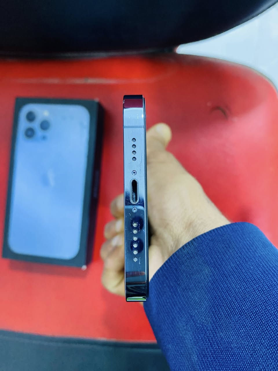 يالله 🤲🏻
متاح ايفون 13برو ماكس 
 نموذج M
كارتون ويا 
بطاريه 83 بلادي 
صرف لشحن فول 
ذاكره 512
الجهاز كلشي كامل 
مبدل شاشه اصليه تفصيخ 
نضافه 100‎%‎
كأمره ☑️
‏فيس ايدي ☑️
اتصال ☑️
صوت ☑️
سلاسه ☑️
السعر 600وبي  مجال بسيط 
مكان بابل شارع 80 👍🏻
*********** اتصل او واتساب
