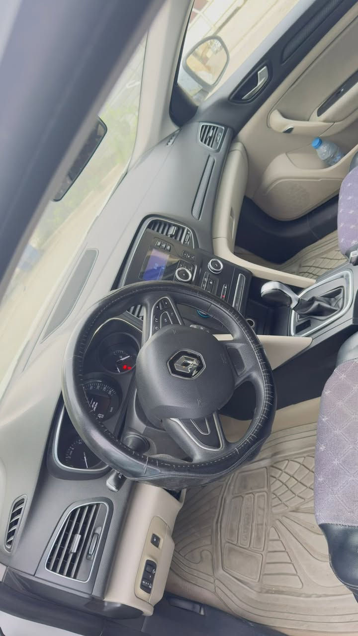 السلام عليكم رينو ميكان موديل  2021 للبيع 

سيارة بيها طخة بقبق البانزين خفيفة كلش وباقي سيارة مكفول كفالة عامة موصفاتها ستندر كير مكينه مكفولة ماشية 78 الف كيول ماخذها زيرو من شركة و على ايدي سيارة نظيفة جدا و جاهزة من كلشي وسيارة حرة ممطلوبة وباسمي تحويل مباشر رايدها ب108 وبيها مجال 

للاستفسار ***********
