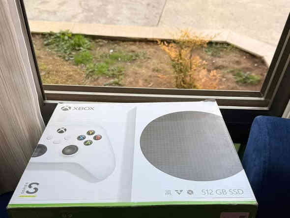 Xbox 512 series s 
جديد مو مستعمل 
***********
