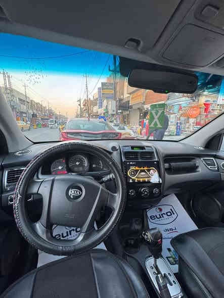 السلام عليكم 
سبورتج 2009خليجي 
السياره بيها صبغ جاملغ خلفي. 
مكينه كير بلاديات شرط برغي مفتوح بيهن. 
تبريد ثلج ⛄️. 
السياره جاهزه من كلشي 
صدر امامي خلفي.    
تخم تاير. 
السياره شرط احله من الصور. 
مكان السياره بغداد. 
السعر 118 وبيها مجال لشراي 
***********. 
ملاحضه. وين ميعجبك تفحص افحص. 
(مكلف بلنشر )
