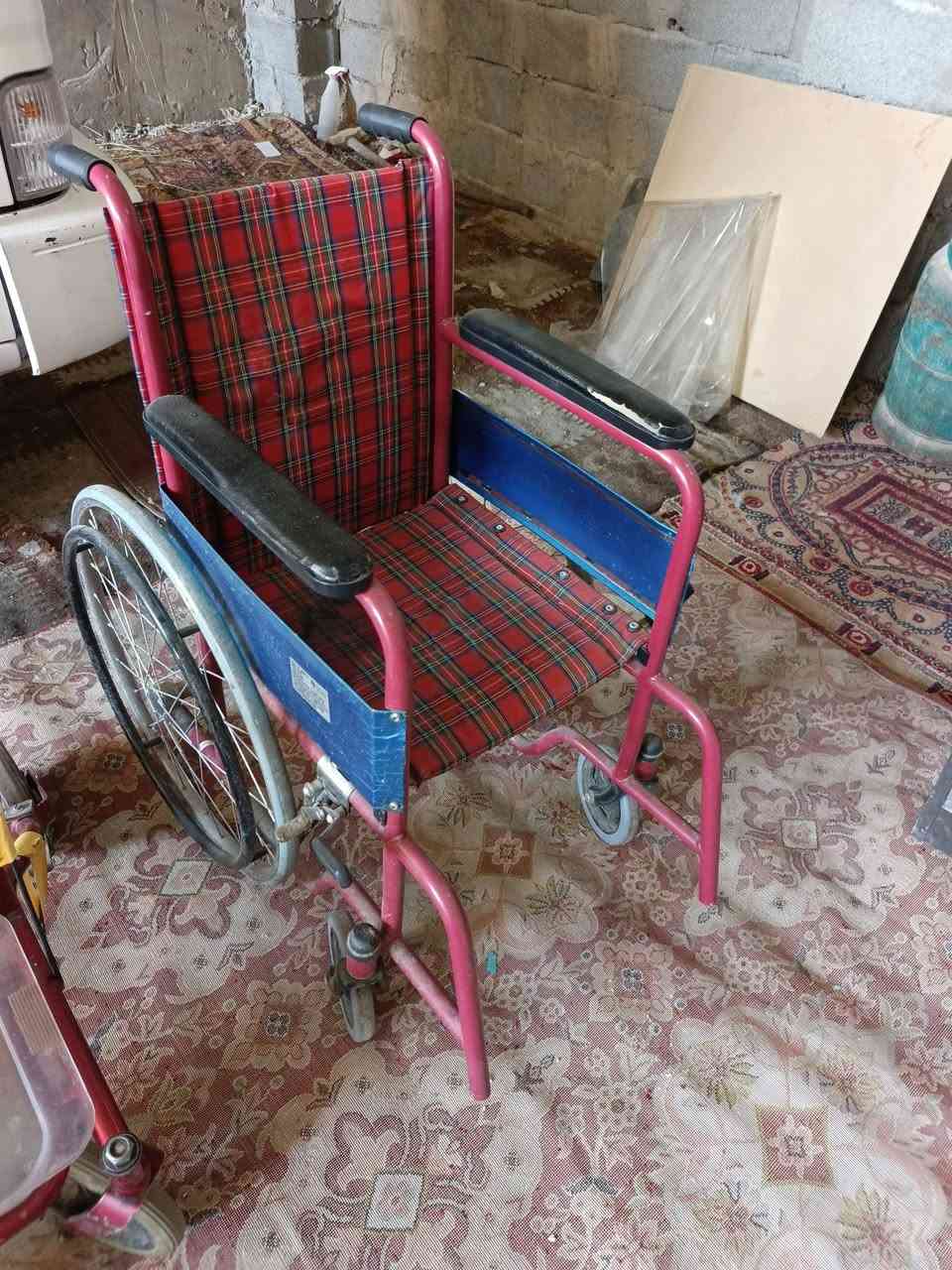 سلام عليكم غراض البيع المكان نهاين حي ور سبع قصور شارع ابو علي الشراي يتصل ***********
