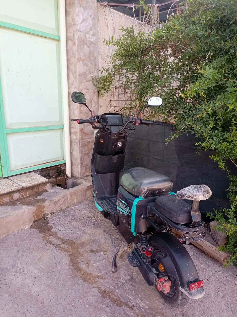 السلام عليكم دراجه للبيع سعر 350 شرط شخط مابيها شغل وامشي دراجه رزنه ومرتبه توصل على رقمي ***********
