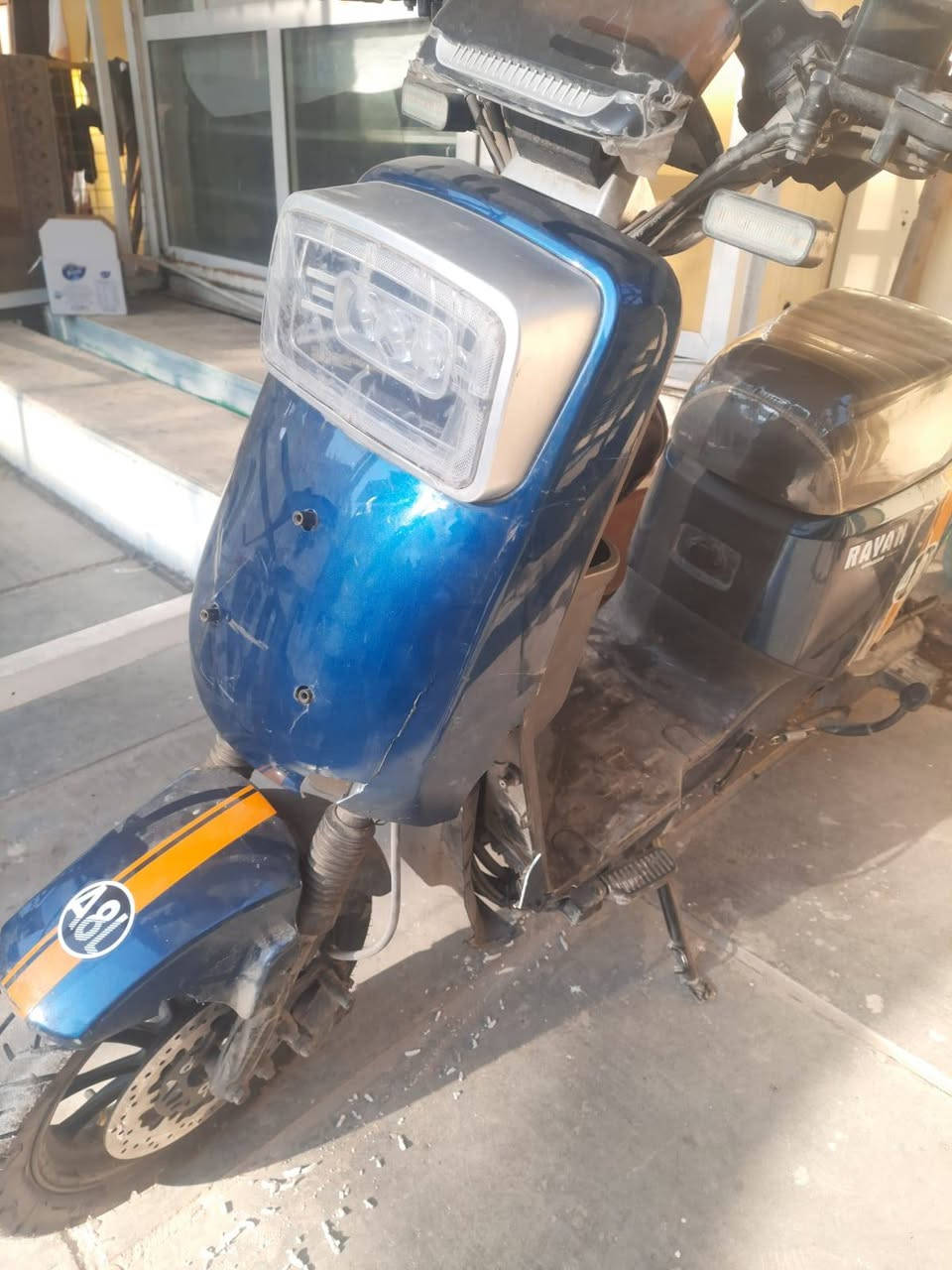 دراجة للبيع A8L
نوع الريان 
عدد البطاريات 6استبدال جديد من الشركة 
المحرك 1500
موديل 2024
ظربة بلكفر الامامي مثل ما ظاهر بلصورة 
السعر 450
بغداد العامرية 
رقم المبايل 
***********
