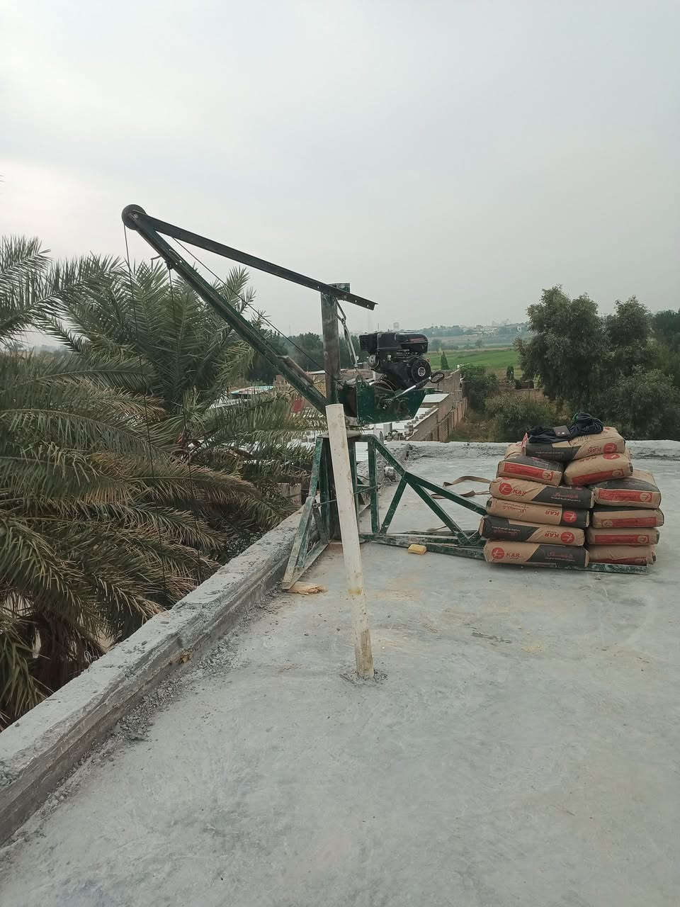 ونج بانزين متفرق لتصعيد وتنزيل مواد البناء من الطابق الأول للعاشر
***********
