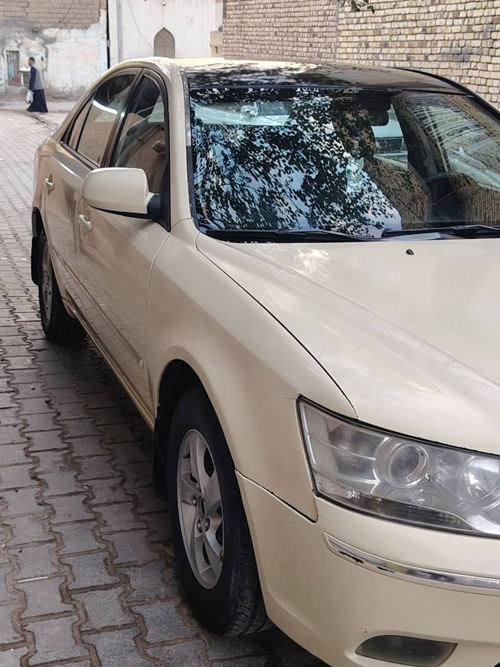 السلام عليكم سيارة سوناتا مقدس خليجي  2009 دوش 2400 السعر 83 وبيها مجال الون تكسي دبي علمان السياره مشروع وطني  سنويه السياره 2028 تنتهي مكان البصرة قضاء المدينة رقم الهاتف *********** رقم اثير *********** تصل وتساب ***********  علمان السياره بيه كصه كفر جاملغ خلفي  ولكن الكصه ماهي عيب شرعي المدينة, البصرة
