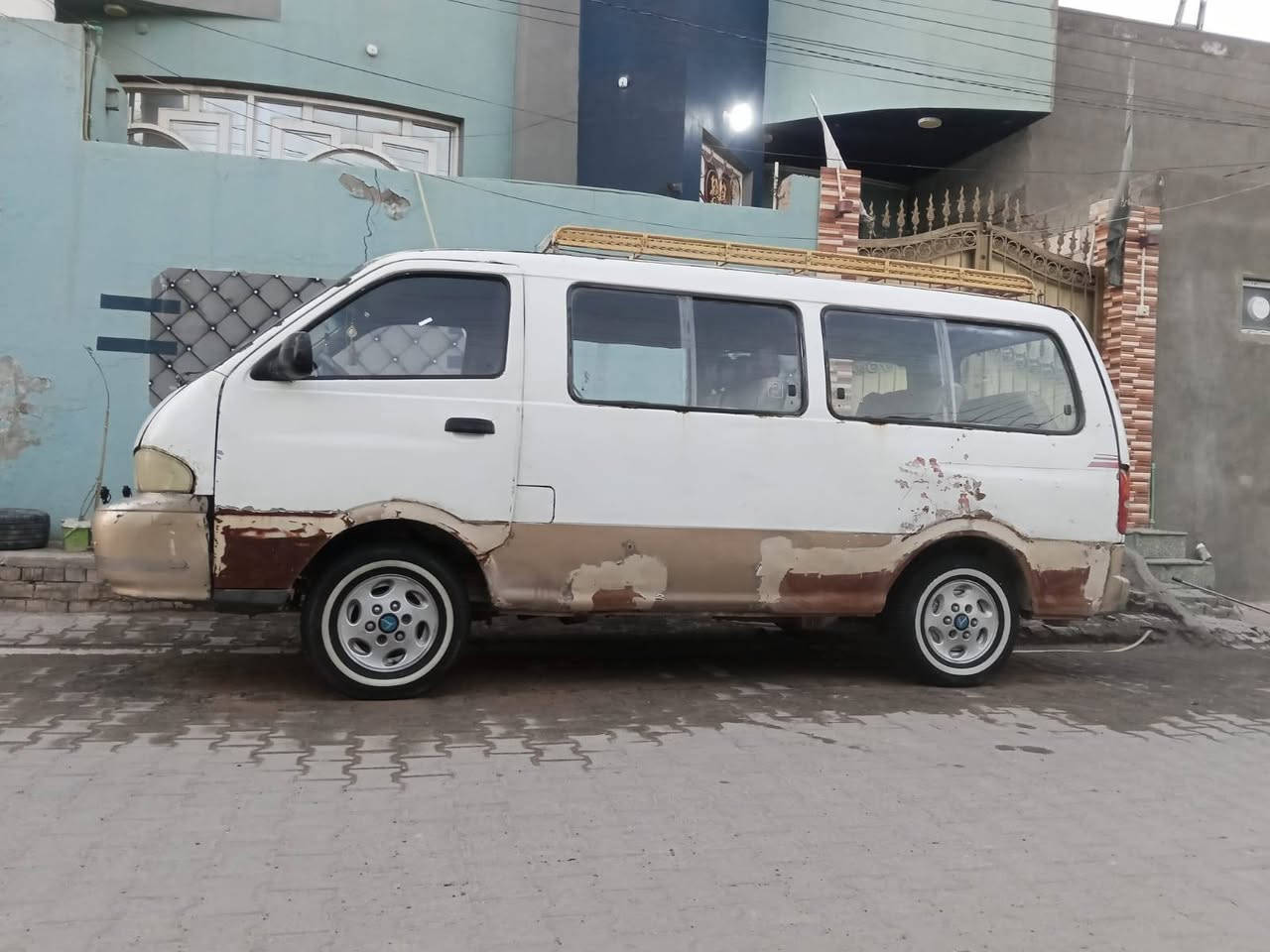 سلام عليكم البيع بريجو مديل 2000رقم بصره مكينه نضيفه اكسن شاصي نضاف كير بس نمره الربعه تفلت فقط تايرات جديد باتراي جديد حداديه نضيفه مكان السيارة نجف ابو صخير سعر السيارة 40وبيه مجال اتصل بيك خير تدالل ***********
