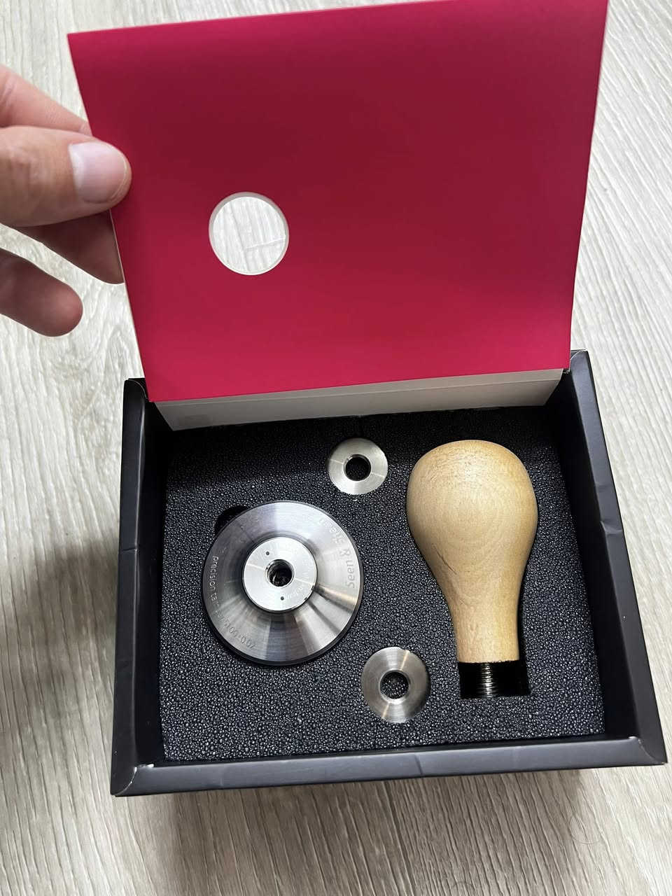 مجموعة ادوات قهوة للبيع

طاحونه ماركة 1zpreso qr2 تطحن من لسبرسو لفرنج برس وطحنها سهل

جهاز جينا  الاحترافي لون اسود1*5

مفكك تكتلا مارك ايرانيه هاند ميد

تامبر قياس٥١ماركك ايرانيه هاند ميد

قمعv60 كرستا تايمورقياس00

قمع v60فخاري قياس00

رنك بورتا فلترقياس58

تفاصيل اكثر دايركت


**إذا كنت صاحب هذا الإعلان وتريد حذفه لأي سبب، رجاءا أرسل رسالة إلى الدعم الفني**