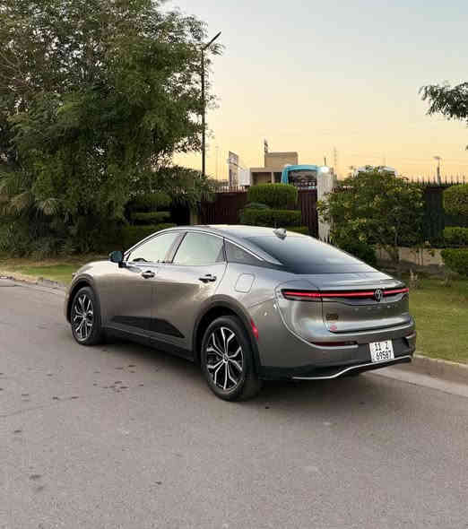 سلام عليكم حبايب 
كراون ليمتدد 2023 
مواصفات الليمتدد معروفه 
صبغ جاملغ وبنيد فقط 
وصور الحادث موجوده بالمنشور 
سعر مناسب 27.500‼️
للاستفسار 
***********
او زياره موقع الشركه ناجح بغداد حي الجامعه 
حياكم الله
