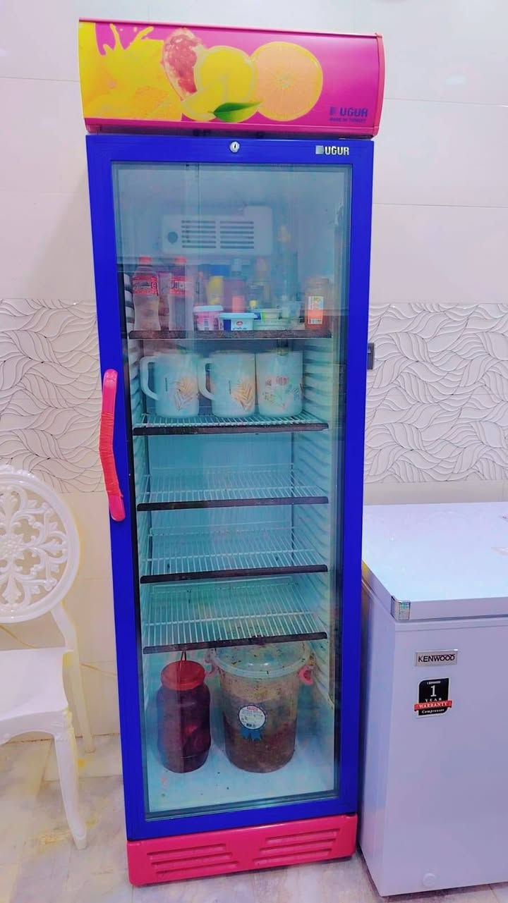 السلام عليكم ورحمة الله عارضة تركي درجه اولى شرط النضافة والتبريد فول المكان المجر الكبير الاتصال ع ه ***********
