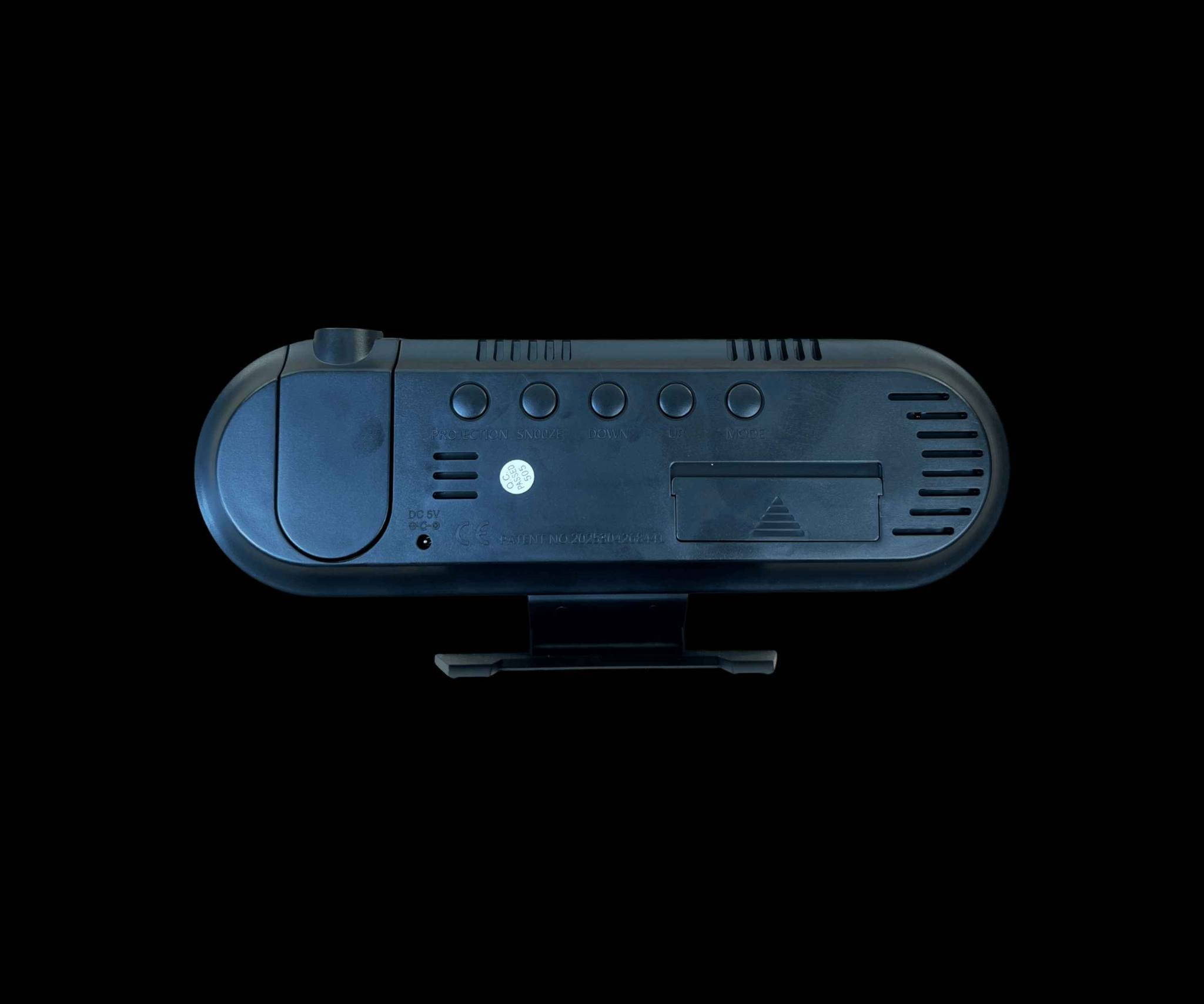 ساعة مو بس تشوفك الوقت… تعرضه على الجدار! ⏰✨

شاشة LED واضحة + بروجكتر ليزر يعرّض الوقت على السقف

إضاءة محيطية تغيّر شكل الغرفة بالكامل

منبه + غفوة + عرض حرارة وتاريخ

تصميم أنيق بلمسة خشبية

مناسبة لغرفة النوم أو المكتب

راحة وأناقة بتفاصيل ذكية 👌 كركوك, العراق


**إذا كنت صاحب هذا الإعلان وتريد حذفه لأي سبب، رجاءا أرسل رسالة إلى الدعم الفني**