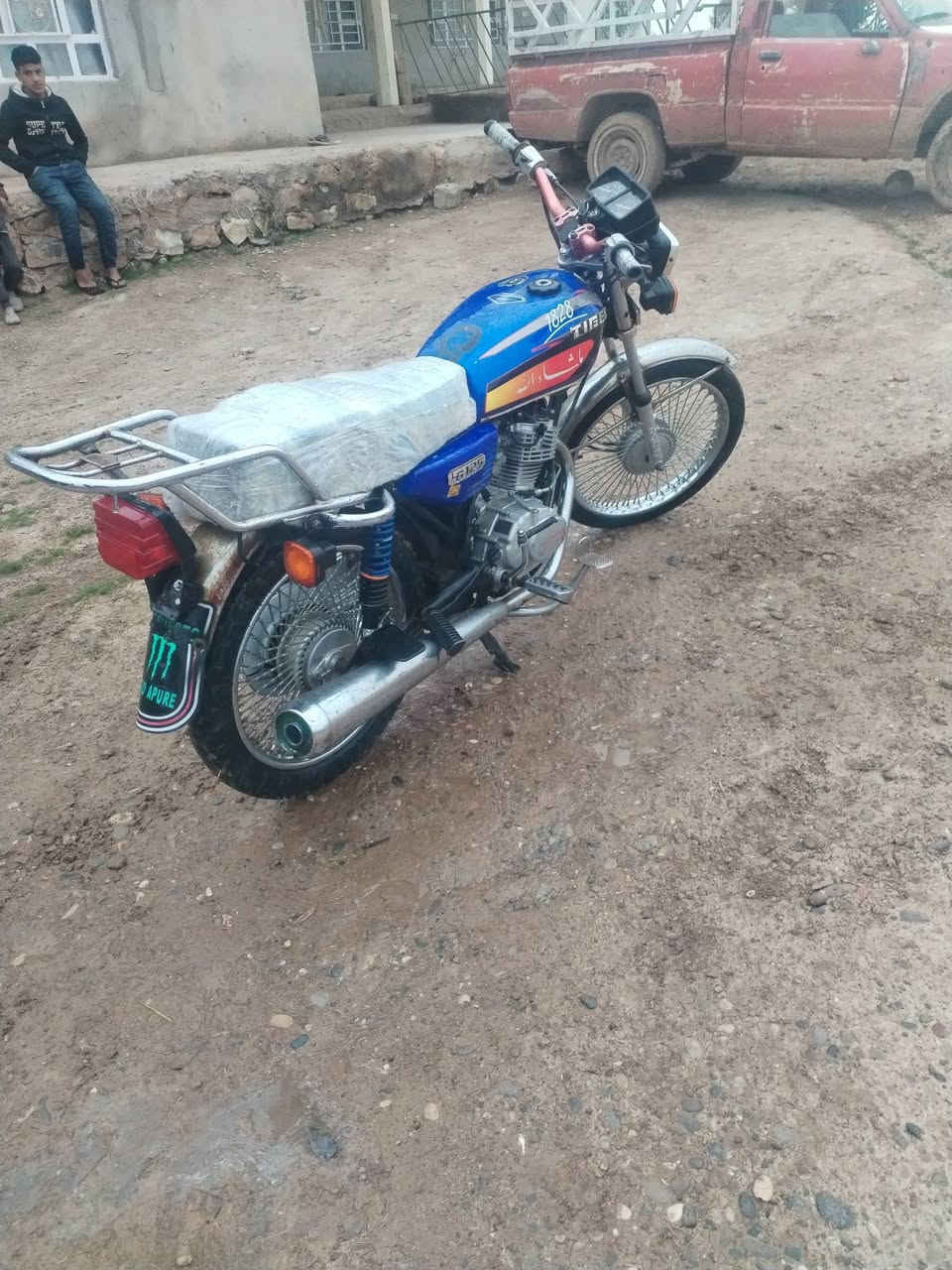 السلام عليكم ماطور تايكر للبيع موديل 19وايرمنيه كلها تشتغل محرك ما مفتوح تواير جدد  سعر 325بي مجال للستفسار تصال علا رقم ***********مكاني بل كسك
