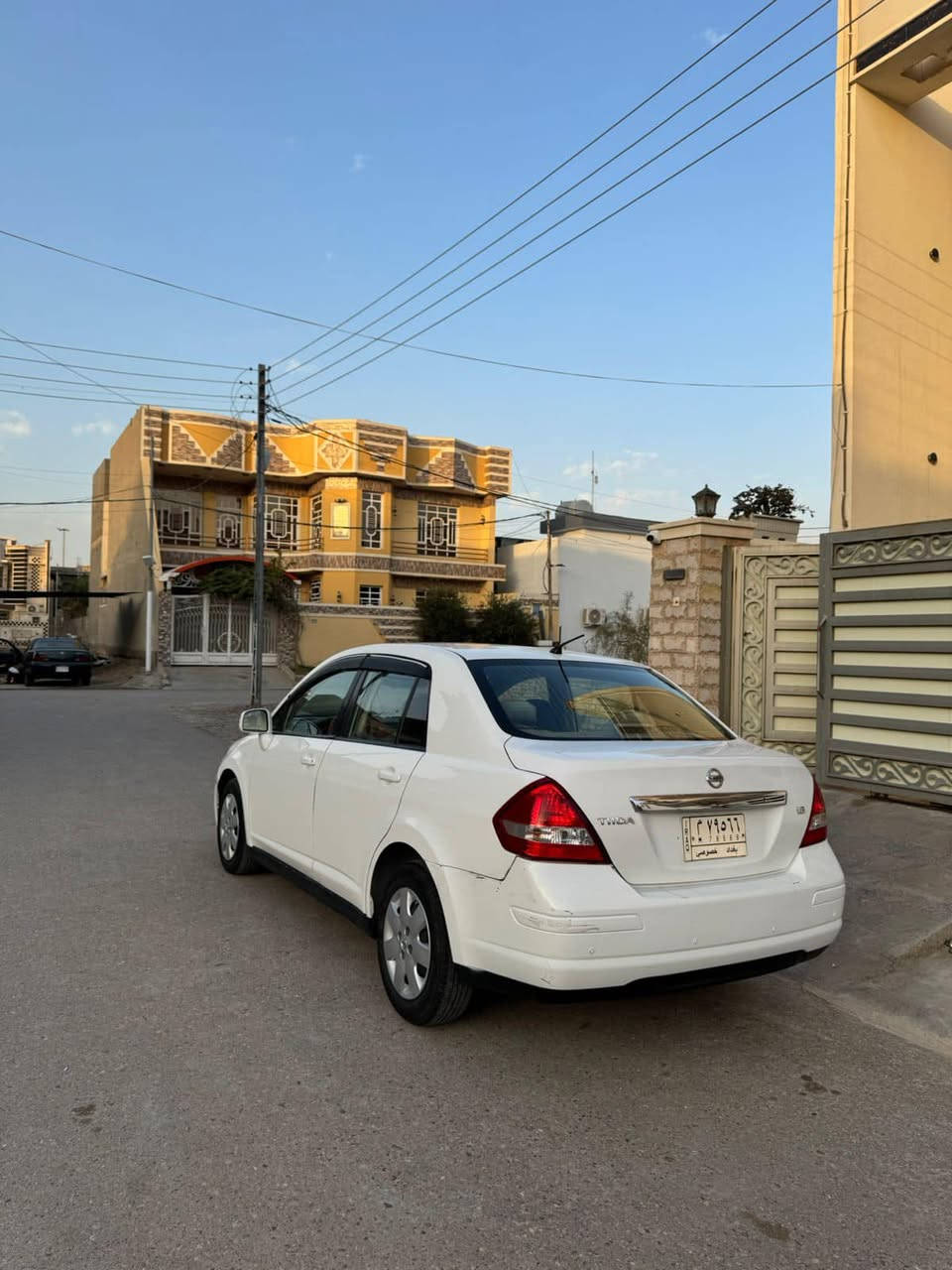 سلام عليكم 
نيسان تيدا 2012 
بيها صبغ اقل الاحزام بس نكول احزام 
سياره مكفوله من كير من محرك من ضربه 
تخم تاير جديد صدر جديد دبلات جديده  سياره مال بيت 
محركها 1800 مرغوب 
سعرها 85 وبيها مجال 
للتواصل هاذا رقمي ***********
