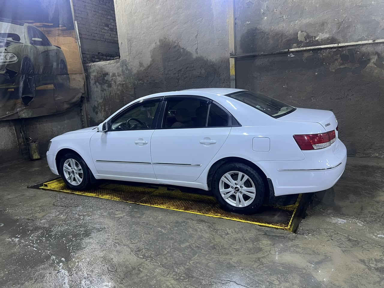 السلام عليكم للبيع سوناتا 2011 خليجي  رقم بغداد باسمي سنويه مجدد 2031 رقم دولي محرك 2400 دوش كير محرك صدر تبريد مكفولات تخم تاير جديد بيهه صبغ احزام بدون دواخل بجم مكفول سياره جديده وكل نقص مابيهه مكان بغداد الحسينيه للاستفسار 
***********
