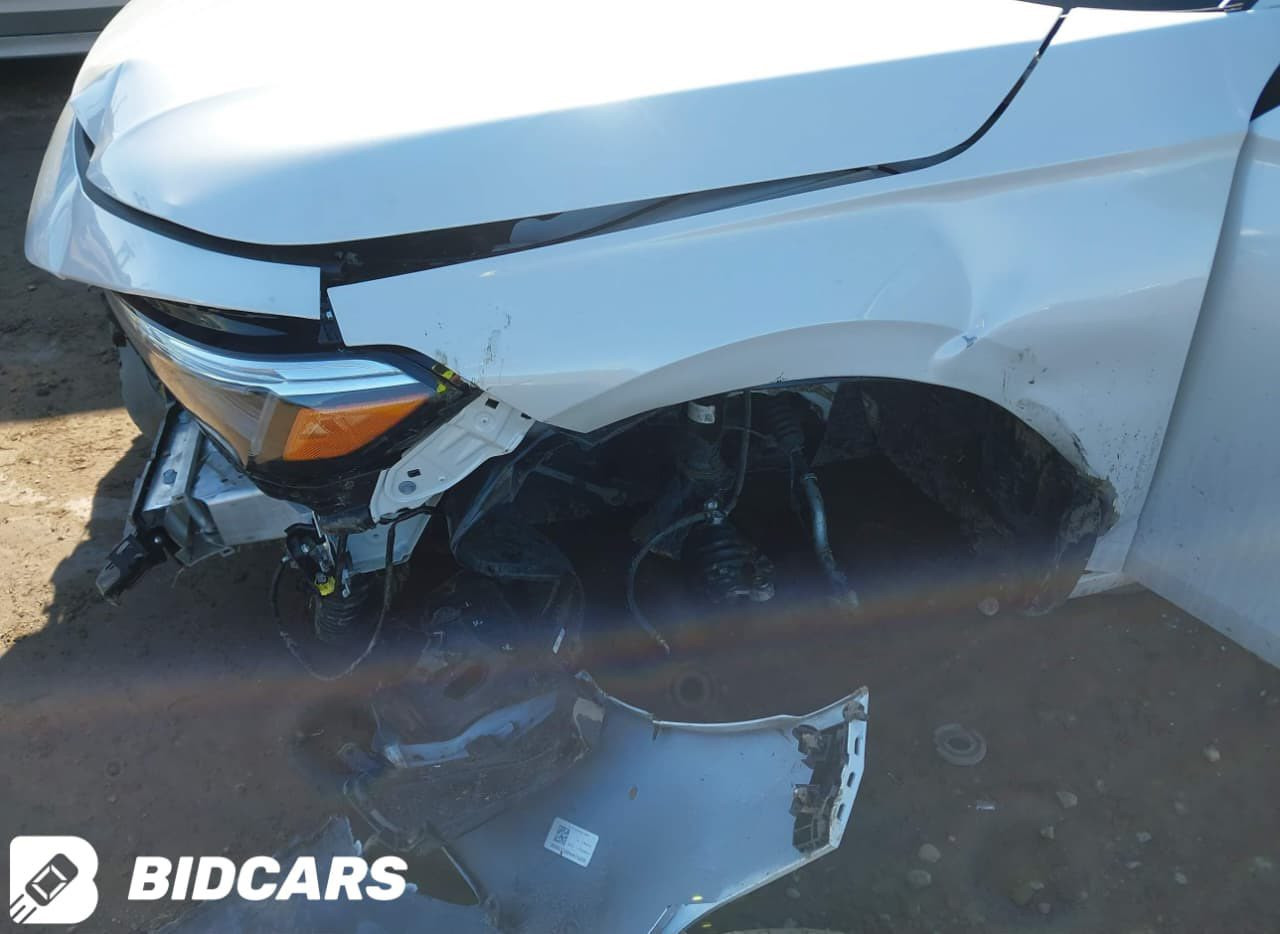 السلام عليكم هوندا سيفيك موديل ٢٠٢٥ هايبرد بدون تبديل بدون صبغ حادثها موضح بالصورمكينة ٢٠٠٠ هايبرد السعر ١٤٣ بيها مجال بسيط مكان السيارة بغداد حي الجهاد 
واتساب *********** 
***********
