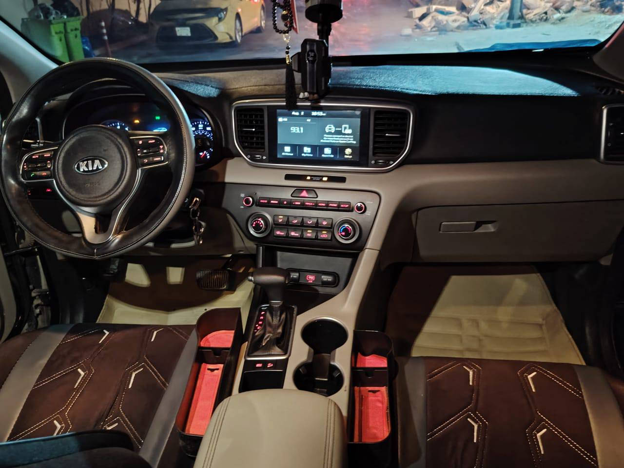 سبورتج وارد موديل 2020
محرك 2400
رقم أربيل باسمي
ماشية 55000
السعر 158
للتواصل 
***********
