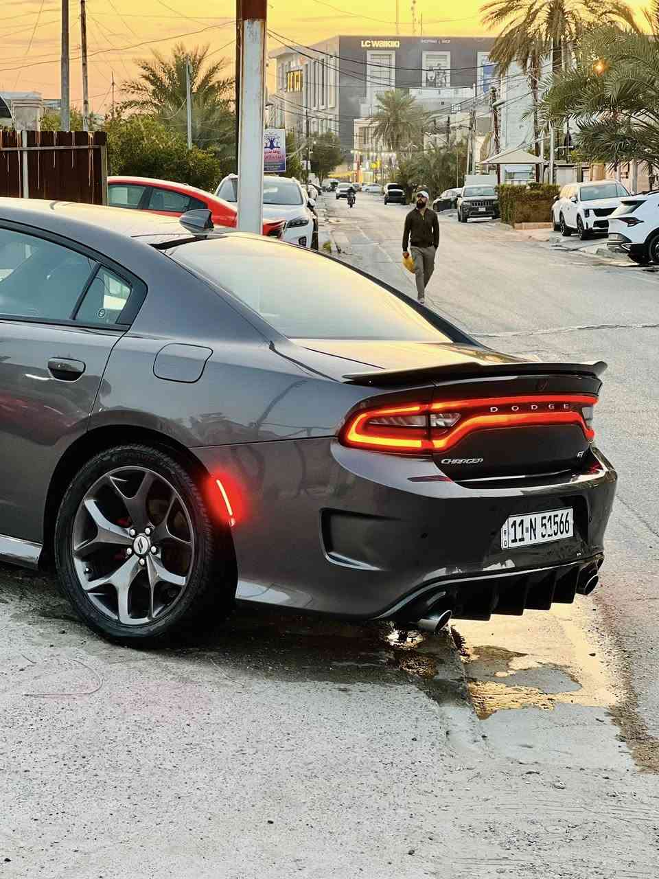 فقط فقط بيع بدون مراوس 
السلام عليكم 

جارجر جيتيgt 2019 اصل 
مواصفات معروفه 
شاشه جيبيره وسوبر تراك باك وشفات سترين وتشغيل عن بعد 
بدون ايرباك بجم كبس 
حادث خلفي بسيط صور حادث يمك 
صبغ فقط المكان الي جوه مسطره البك  لايت 
ماشيه ٥٥ 
كامله بدون اي نواقص
مكانها بغداد العامريه  
السعر 223$ بيها مجال 
***********
