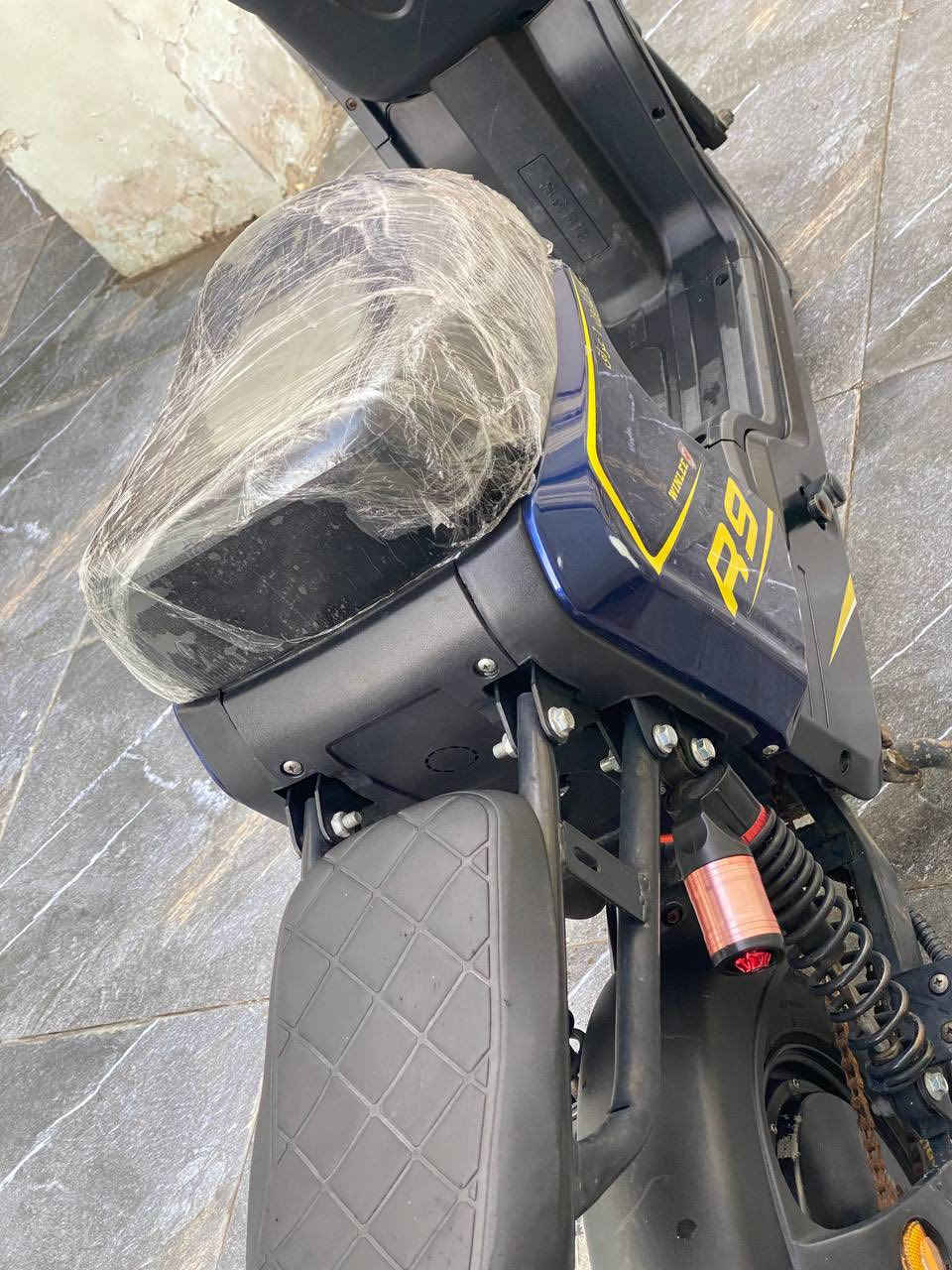 دراجه شحن للبيع R9 نضيفه انضف من الصور بهواي  تايررات جدد جوبلس بطاريات فوك النص عمر نهائياً ماتفقد شحن كلش زينات كفرات نضيفه لايت عالي ناصي بصمه تشغيل بس بصمه اكفلها الك من سرقه ومن لحيم شاشتها شغاله للتواصل خاص او واتساب  *********** سعر 350 وبي مجال مكاني بصره حي المهندسين
الرقم يشتغل فقط واتساب
