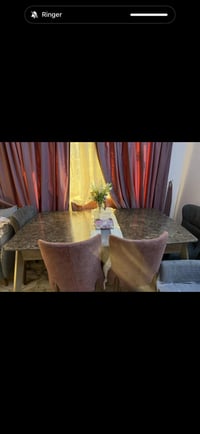 ميز طعام • ٦ كراسي