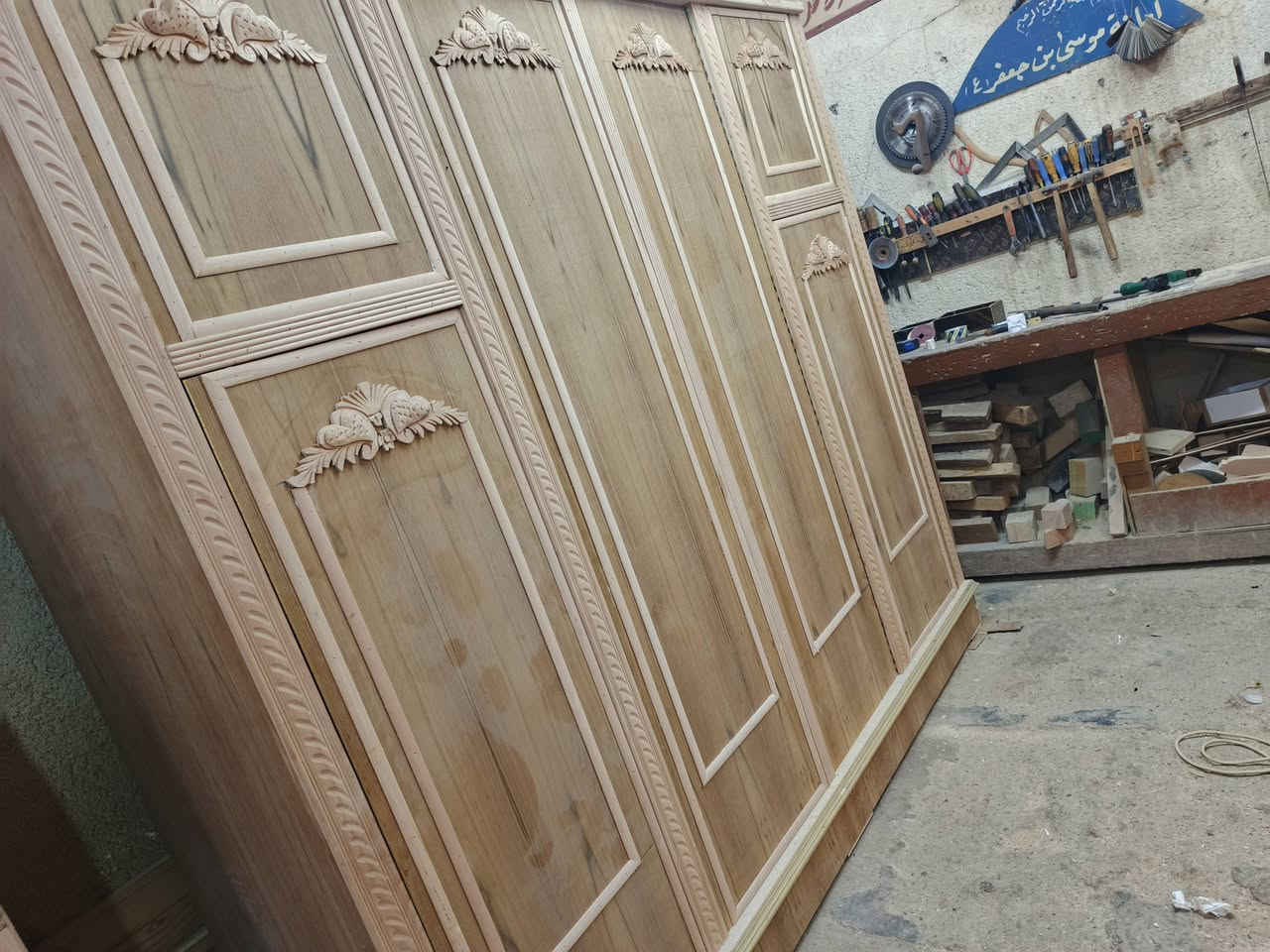معمل نجارة الاخوين يرحب بكم عمل ابواب جراحيب  كناتير 
بوفيات احدث موديلات ابواب خشبيه وصبغ حراري بسعار جيدا شغل دارجه اولى 
العنوان بصره حي زيتون قرب صورة لامام العباس بإدارة حسين ابو محمد تصل على رقام ***********تصل وتساب

