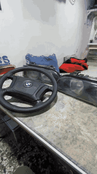 سلام عليكم لايتات صقر كاملات  السعر ٧٥            دركة بدون شريط ٤٠ الف اذا كلهن الغراض سعر ١٠٠ الف.  مكان نجف ***********
