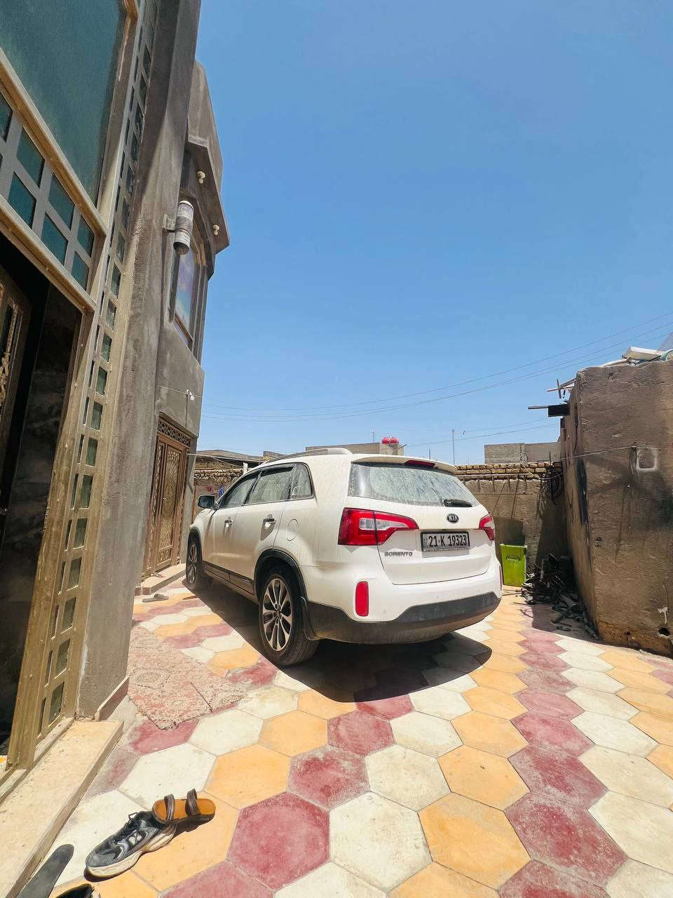 ‏السلام وعليكم
سورنتو ٢٠١٣خليجي كفاله عامه
السياره جديده مال جناي 
رقم سياره  سليمانيه بأسمي مداور ثاني يوم
مكان سياره سماوه
السعر 200 وبيهه مجال بسيط
اللاتصال /***********
المواصفات
بصمه 
بصمه ابواب 
4 سلندر
7 راكب 
3 قطع تبريد 
كشنات كهرباء
بردات خلفيه 
ترحيب عند الاقتراب 
تحديد مسار
نظام ترحيب 
حساسات خلفيه
اشاير بل مري 
كروز سرعة 
تحكم استرن
