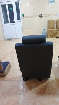 كوشن هايس اصلي للبيع مع كوشن ثابت ورا السائق مدوشم وما مستعمل جدد للات...