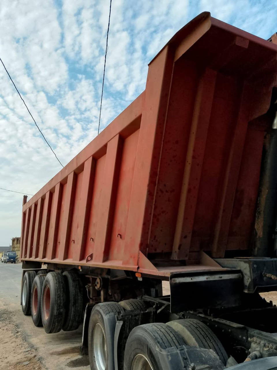 السلام عليكم 
سكانيا سكس ويل مجموعه جوبلس 
مربوطه نساف مكينه 6 انجكسن 
سنويه لل30 رقم انكليزي باسمي شرط المداور
السياره دخول جديد قليل مشتغله بالعراق 
جاهزة مكينة وكير وحداديه وشاصي كفاله عامه 
تخم تاير جديد راس وعربانه 
السياره جاهزة للشغل ربع متصرف عليها بس فلوس تحويل

العربانه هياكل الماني منفيسها موجود بعدها ما مربوطه 
موديل ٢٠١٥ كرسي حداده سبرنك بريك هواء كله مكفول شاصي بدي مكفول دناكير ١٦ مربع بولبرن جبير ٣ دناكير 
كفاله عامه راس وعربانه للاستفسار:***********
